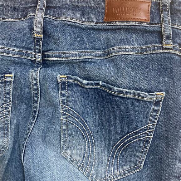 Hollister distressed skinny jeans, ladies 3 Ultra High Rise Super Skinny denim - Picture 5 of 6